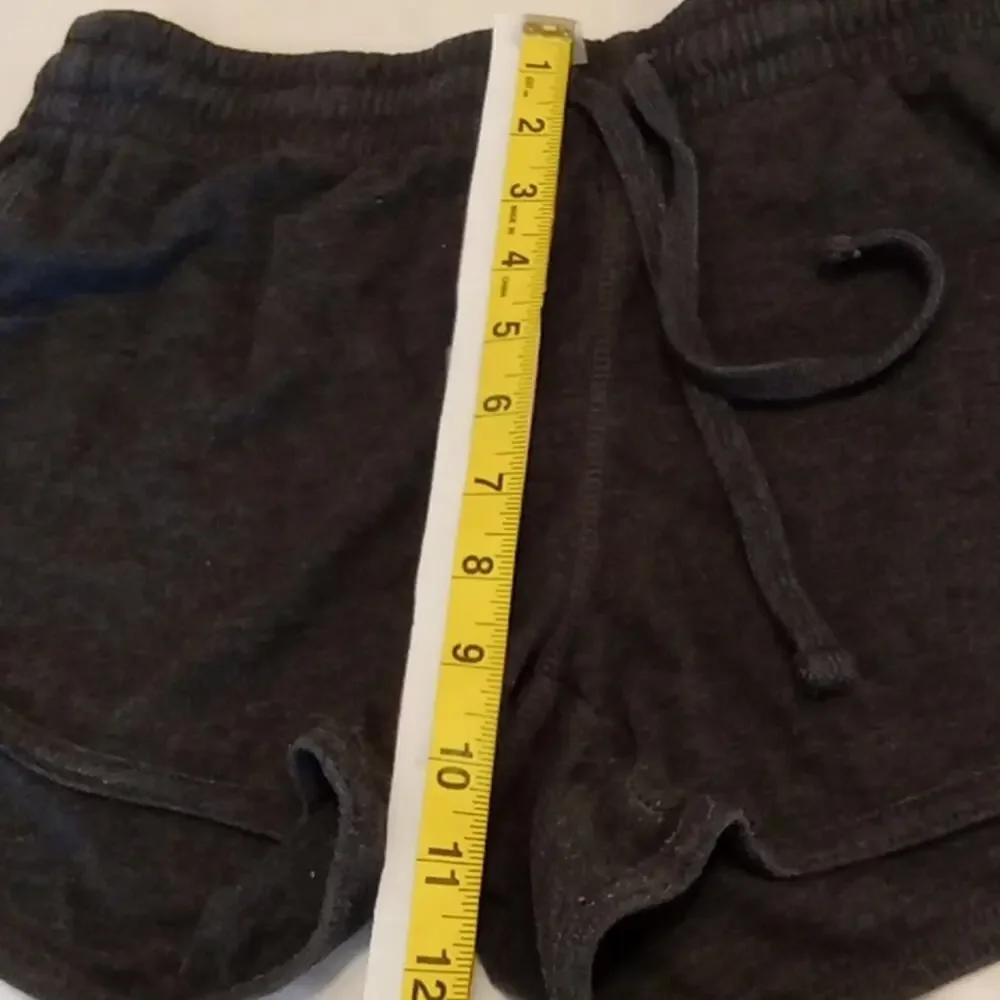 Colosseum Women's Medium Cozy Dark Gray Lounge Shorts. Atleisure.